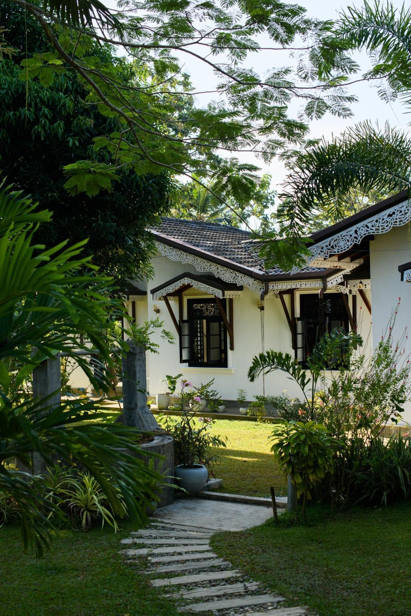 Roots Retreat Hotel Unawatuna Ngoại thất bức ảnh