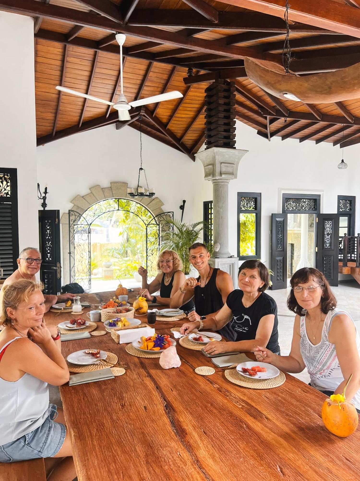 Roots Retreat Hotel Unawatuna Ngoại thất bức ảnh