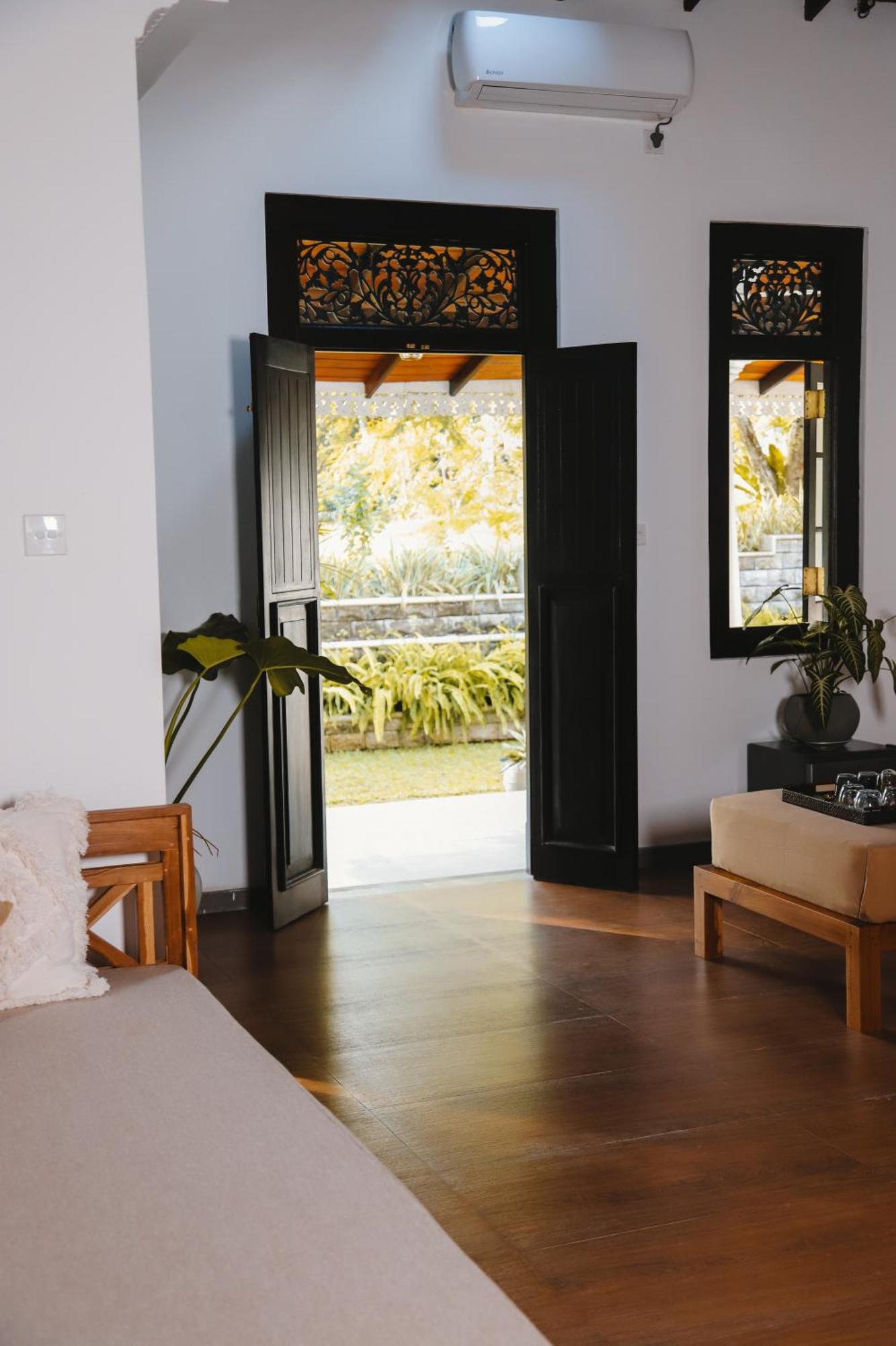 Roots Retreat Hotel Unawatuna Ngoại thất bức ảnh